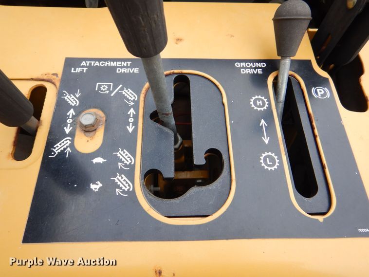 image for item MC9832 1995 Vermeer V-1850  trencher