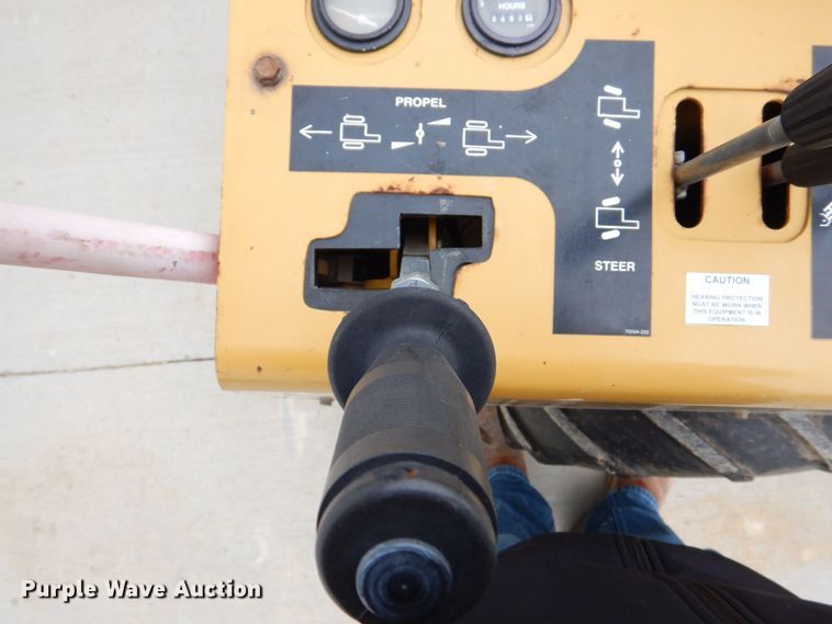 image for item MC9832 1995 Vermeer V-1850  trencher