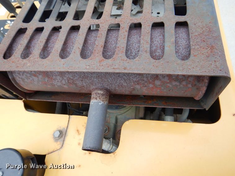 image for item MC9832 1995 Vermeer V-1850  trencher