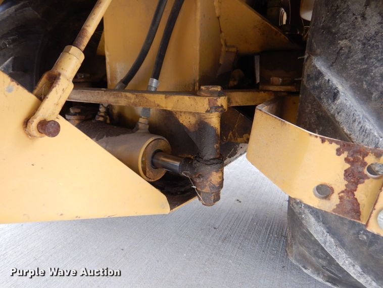 image for item MC9832 1995 Vermeer V-1850  trencher