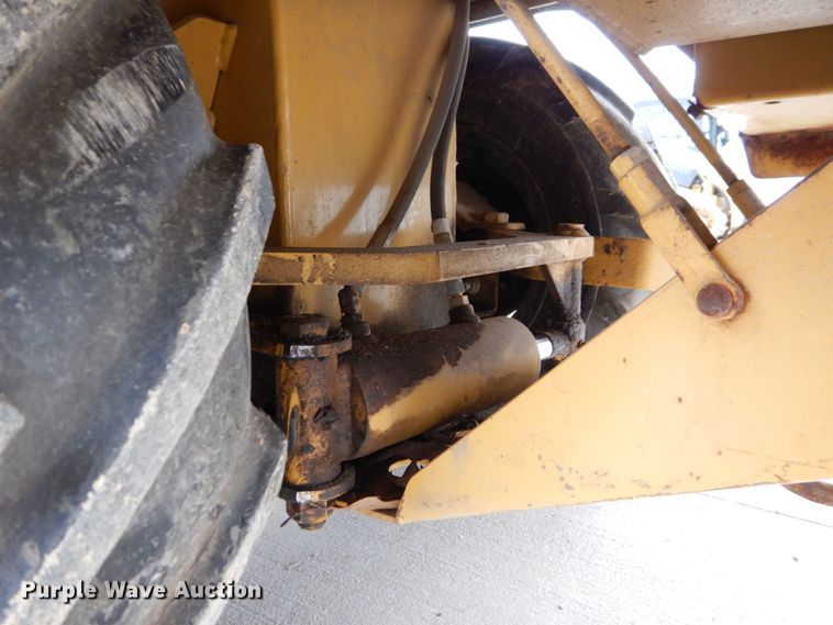 image for item MC9832 1995 Vermeer V-1850  trencher