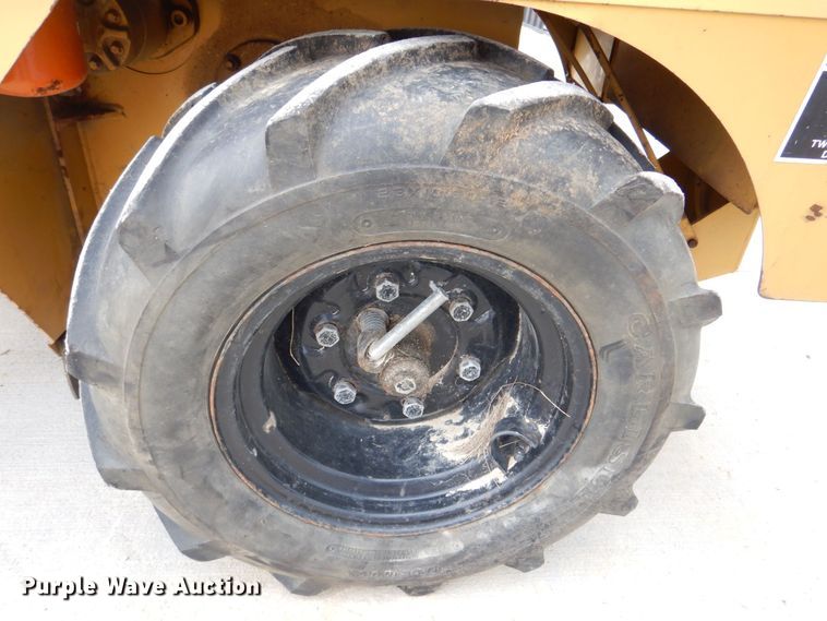 image for item MC9832 1995 Vermeer V-1850  trencher