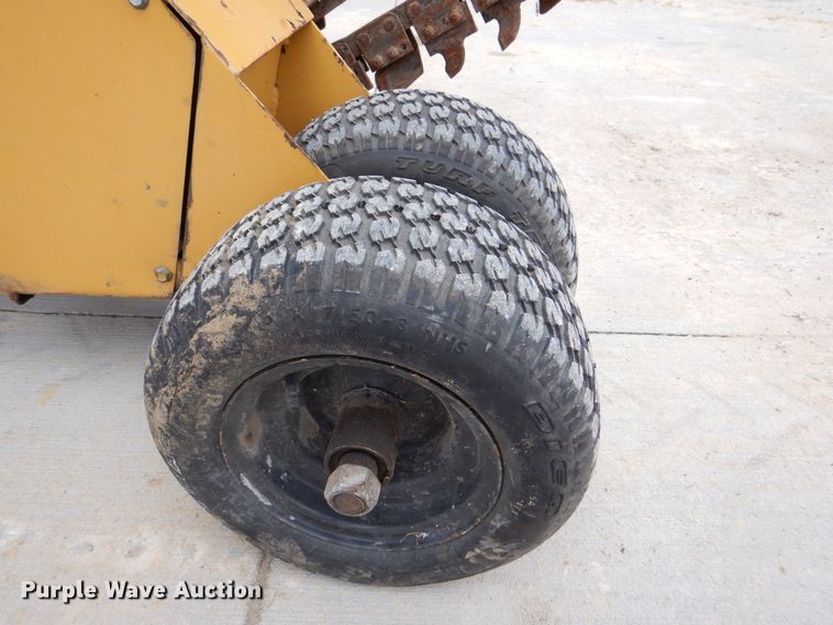 image for item MC9832 1995 Vermeer V-1850  trencher