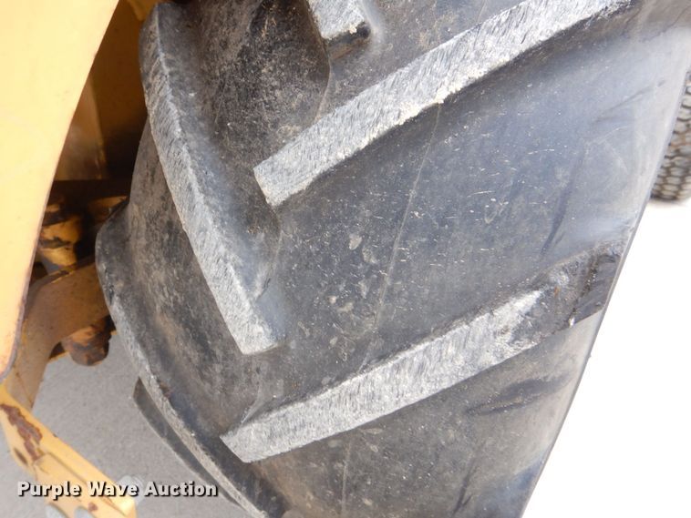 image for item MC9832 1995 Vermeer V-1850  trencher