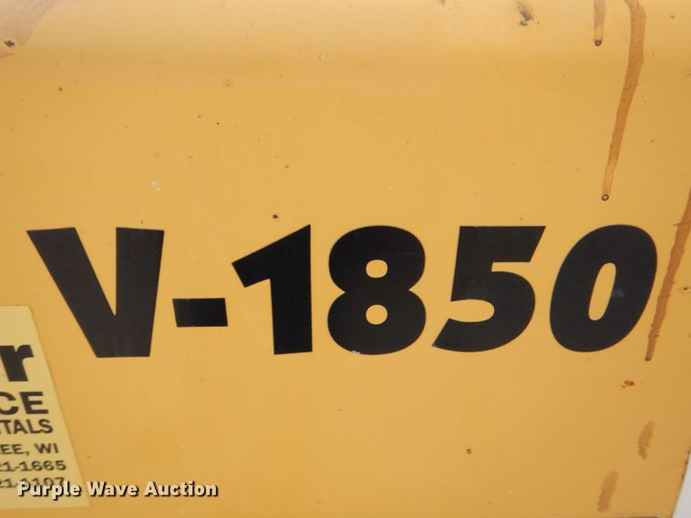 image for item MC9832 1995 Vermeer V-1850  trencher