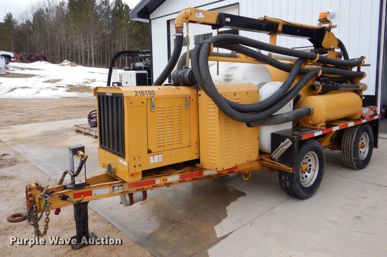 image for item MC9833 2005 Vermeer Ring-o-matic 550  vacuum excavator