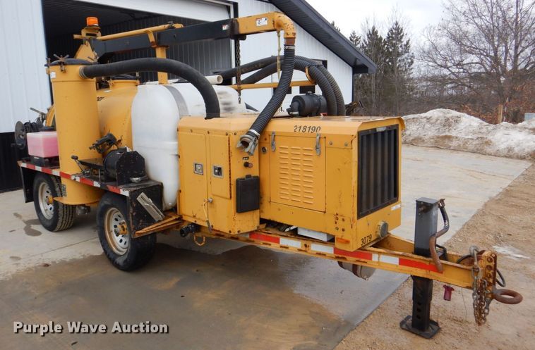 image for item MC9833 2005 Vermeer Ring-o-matic 550  vacuum excavator