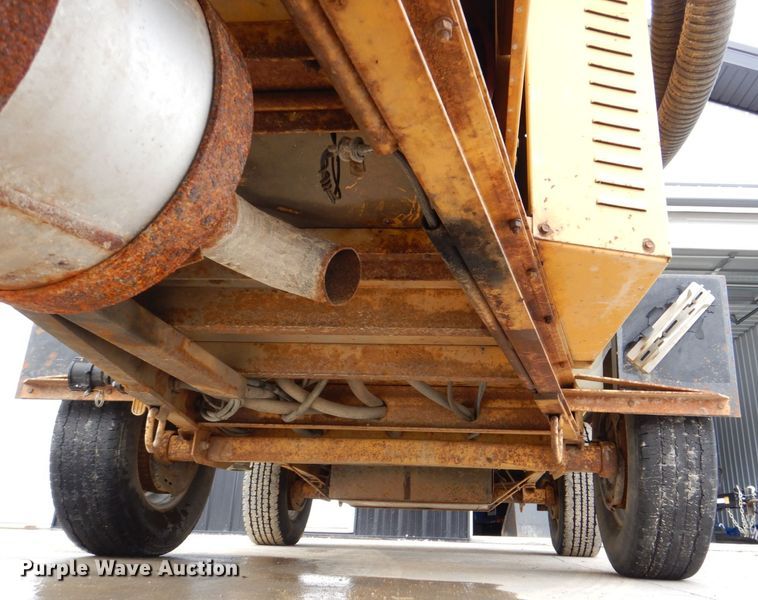 image for item MC9833 2005 Vermeer Ring-o-matic 550  vacuum excavator