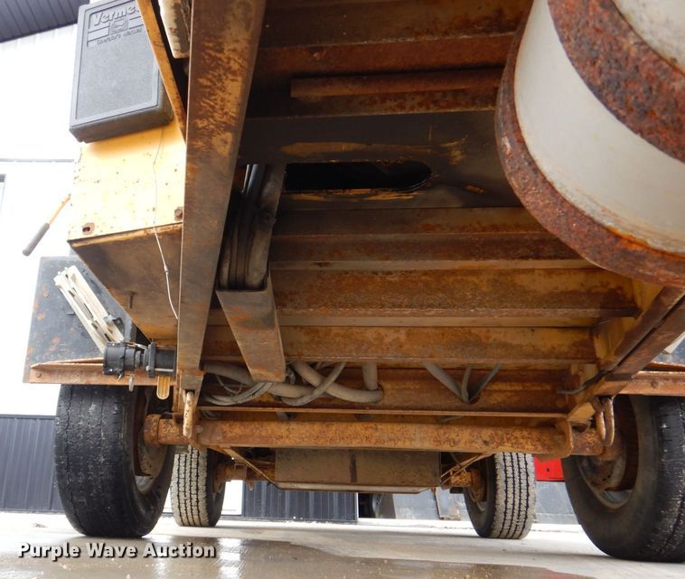 image for item MC9833 2005 Vermeer Ring-o-matic 550  vacuum excavator