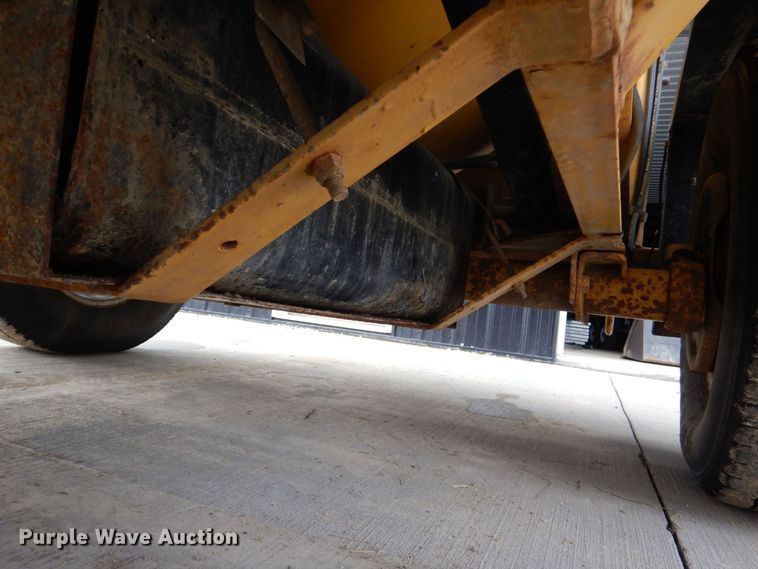 image for item MC9833 2005 Vermeer Ring-o-matic 550  vacuum excavator