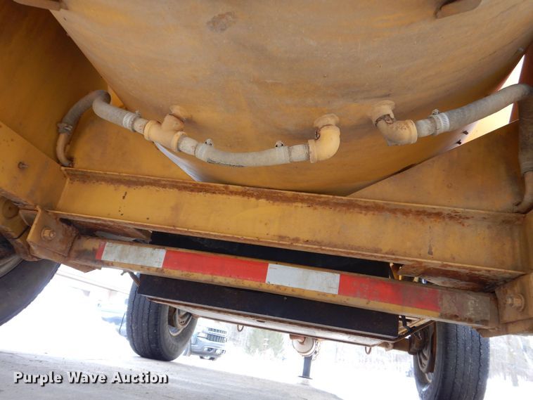 image for item MC9833 2005 Vermeer Ring-o-matic 550  vacuum excavator