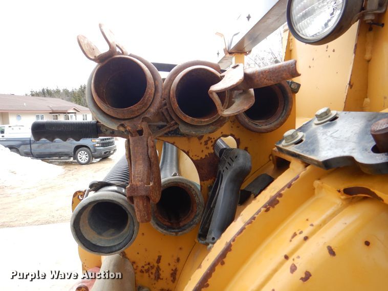 image for item MC9833 2005 Vermeer Ring-o-matic 550  vacuum excavator