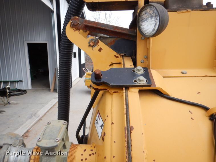 image for item MC9833 2005 Vermeer Ring-o-matic 550  vacuum excavator