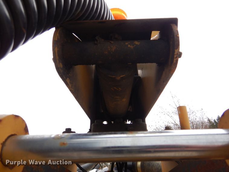 image for item MC9833 2005 Vermeer Ring-o-matic 550  vacuum excavator