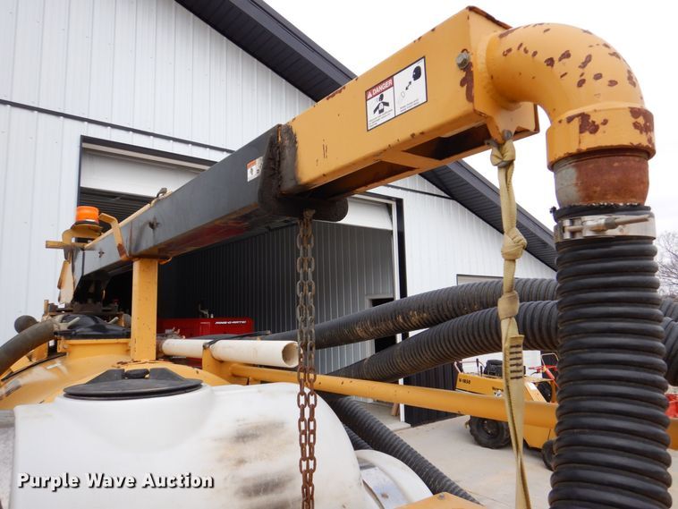 image for item MC9833 2005 Vermeer Ring-o-matic 550  vacuum excavator