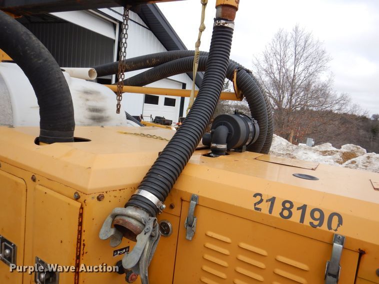 image for item MC9833 2005 Vermeer Ring-o-matic 550  vacuum excavator