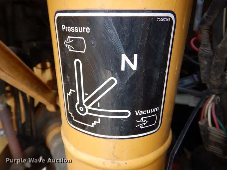 image for item MC9833 2005 Vermeer Ring-o-matic 550  vacuum excavator