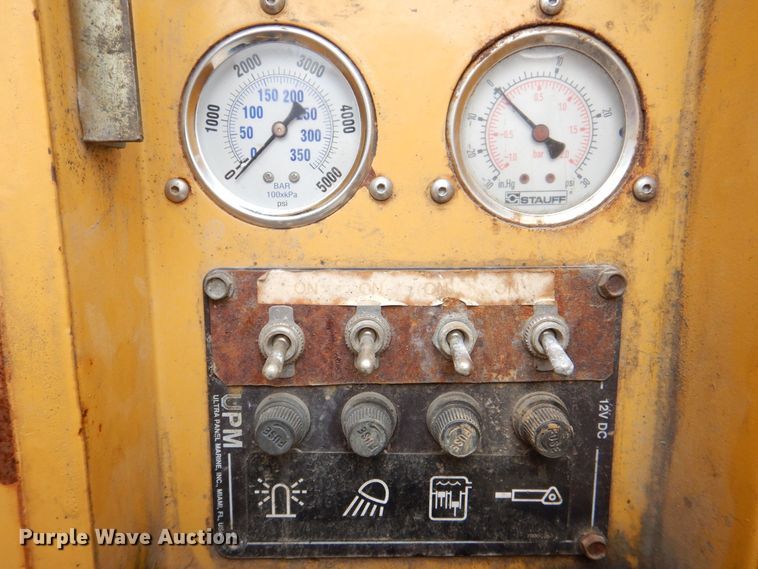 image for item MC9833 2005 Vermeer Ring-o-matic 550  vacuum excavator