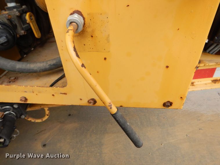 image for item MC9833 2005 Vermeer Ring-o-matic 550  vacuum excavator