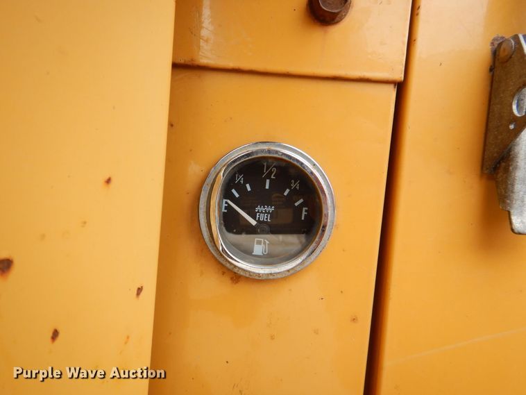 image for item MC9833 2005 Vermeer Ring-o-matic 550  vacuum excavator