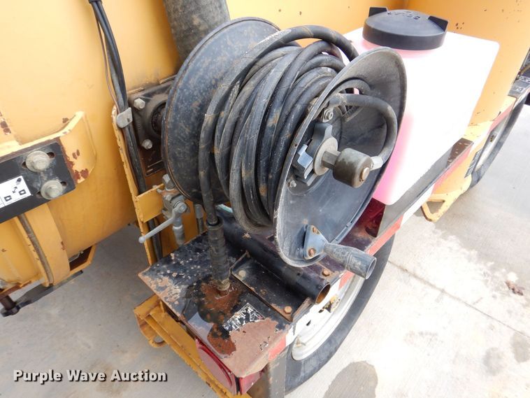 image for item MC9833 2005 Vermeer Ring-o-matic 550  vacuum excavator