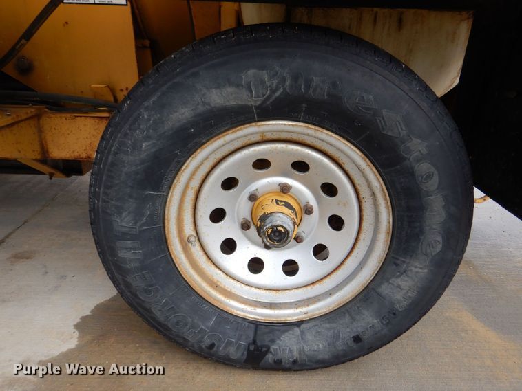 image for item MC9833 2005 Vermeer Ring-o-matic 550  vacuum excavator