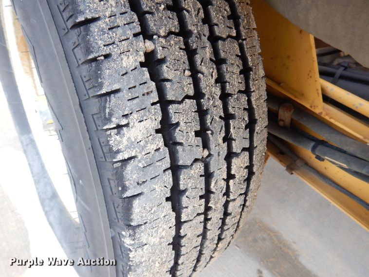 image for item MC9833 2005 Vermeer Ring-o-matic 550  vacuum excavator