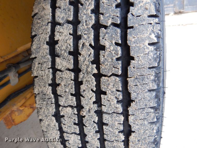 image for item MC9833 2005 Vermeer Ring-o-matic 550  vacuum excavator