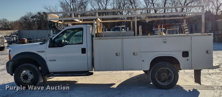 image for item MD9379 2007 Ford F550 Super Duty XL  utility / service truck