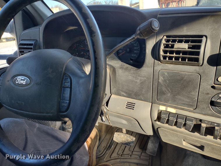 image for item MD9379 2007 Ford F550 Super Duty XL  utility / service truck