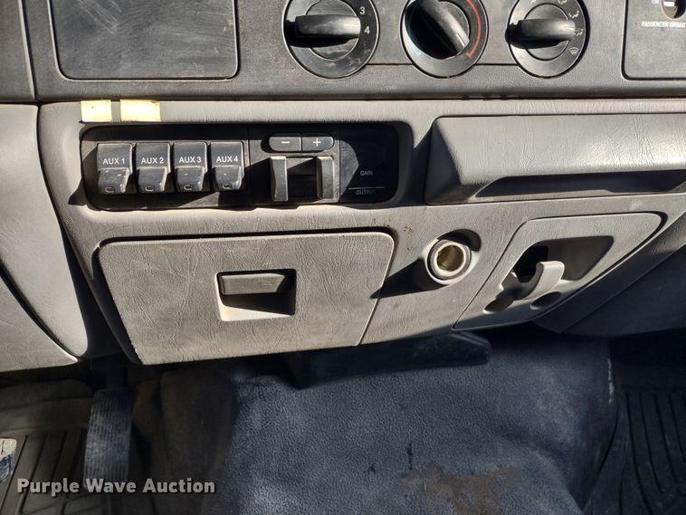 image for item MD9379 2007 Ford F550 Super Duty XL  utility / service truck
