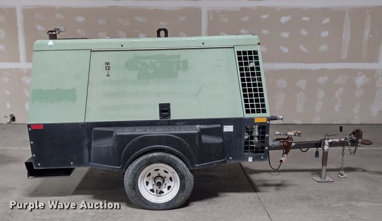 image for item MD9421 Sullair  air compressor