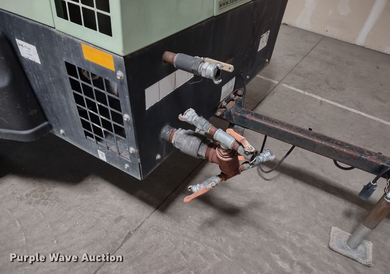 image for item MD9421 Sullair  air compressor