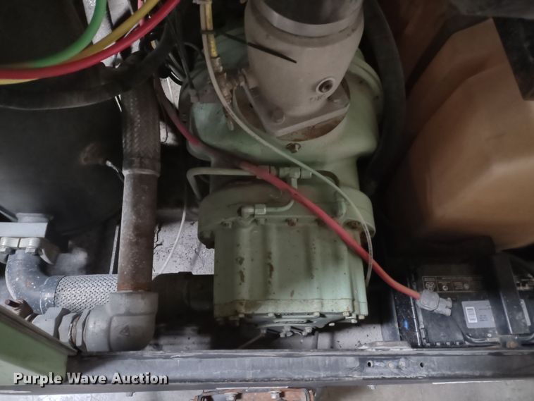 image for item MD9421 Sullair  air compressor