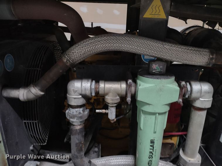 image for item MD9421 Sullair  air compressor