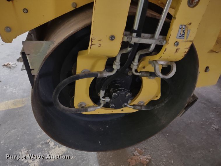 image for item MD9425 2015 Bomag BW120SL-5  double drum vibratory roller