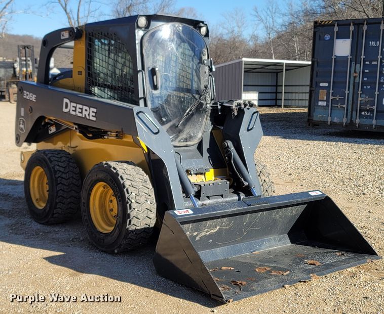 image for item ME9046 2013 John Deere 326E  skid steer loader