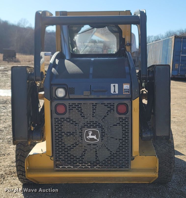 image for item ME9046 2013 John Deere 326E  skid steer loader