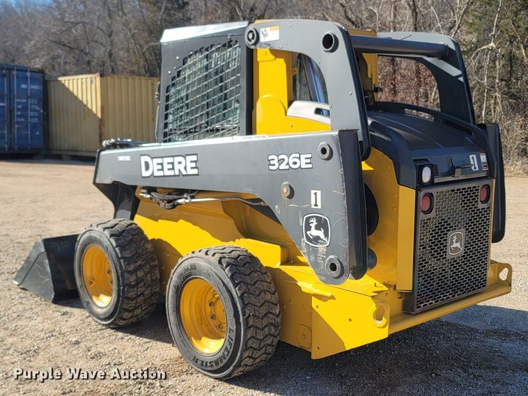 image for item ME9046 2013 John Deere 326E  skid steer loader
