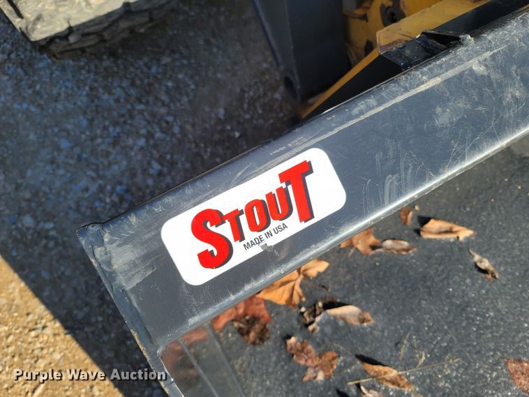 image for item ME9046 2013 John Deere 326E  skid steer loader