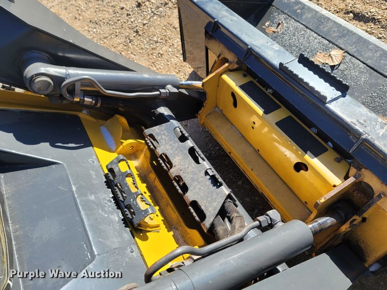 image for item ME9046 2013 John Deere 326E  skid steer loader