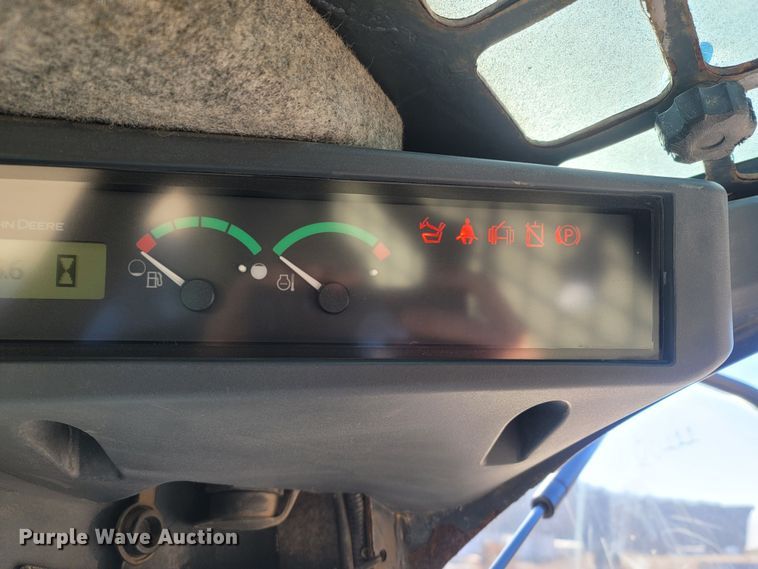 image for item ME9046 2013 John Deere 326E  skid steer loader