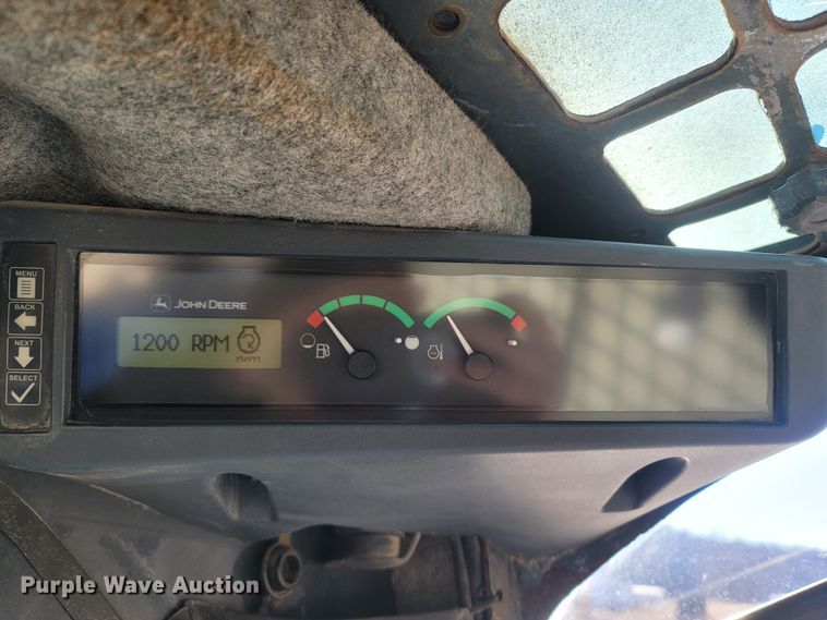 image for item ME9046 2013 John Deere 326E  skid steer loader