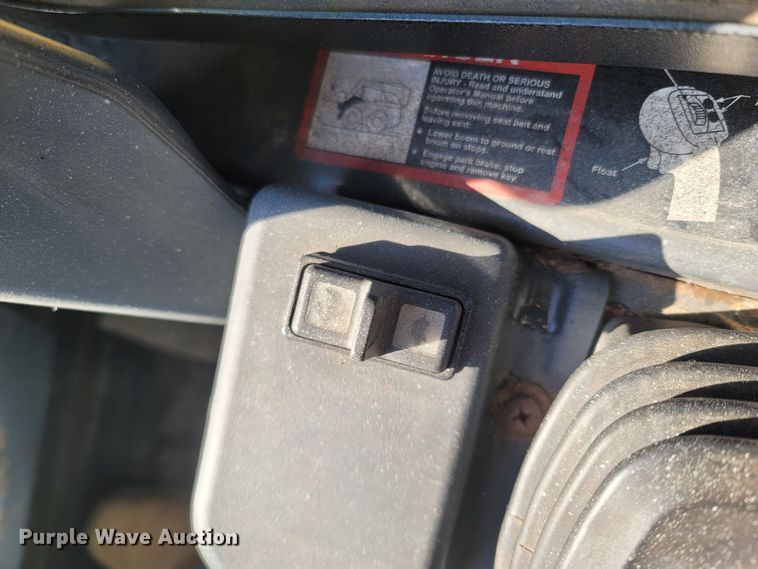 image for item ME9046 2013 John Deere 326E  skid steer loader