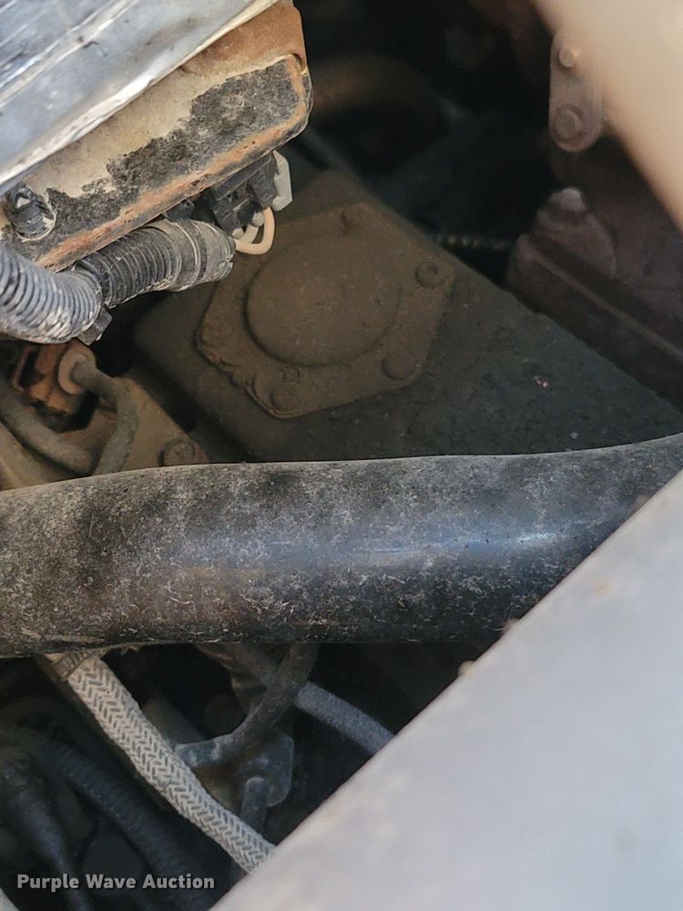 image for item ME9046 2013 John Deere 326E  skid steer loader