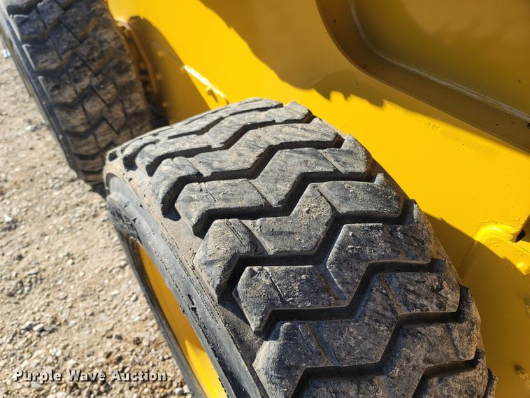 image for item ME9046 2013 John Deere 326E  skid steer loader