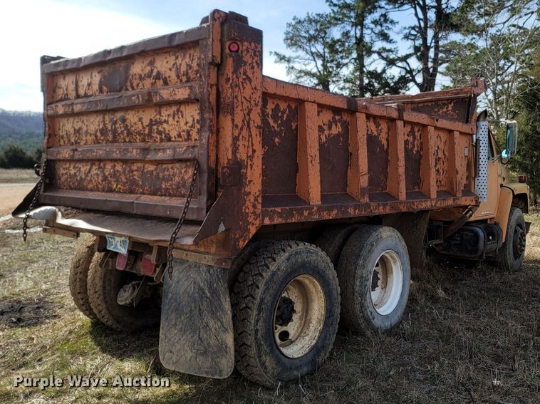 image for item ME9048 1986 International F1954  dump truck