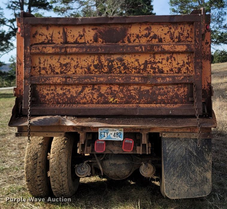 image for item ME9048 1986 International F1954  dump truck