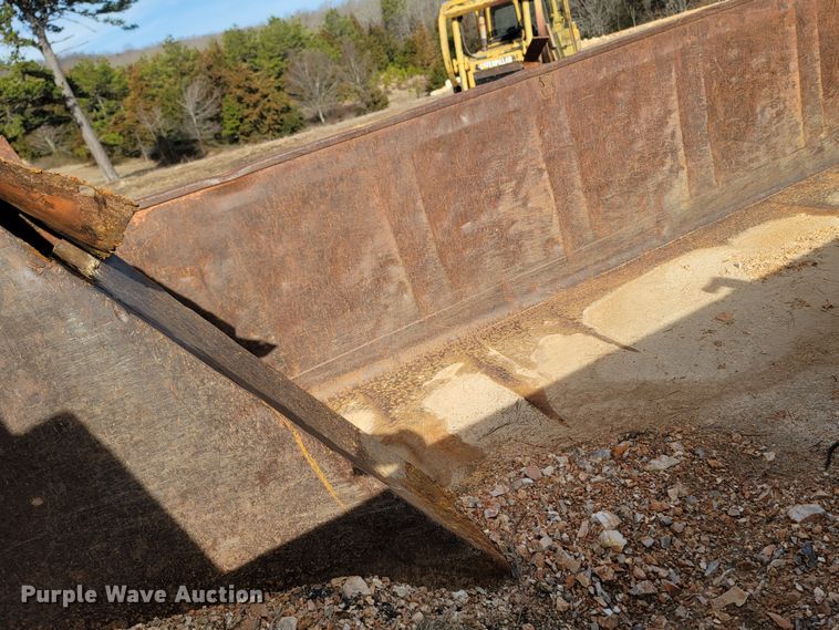 image for item ME9048 1986 International F1954  dump truck