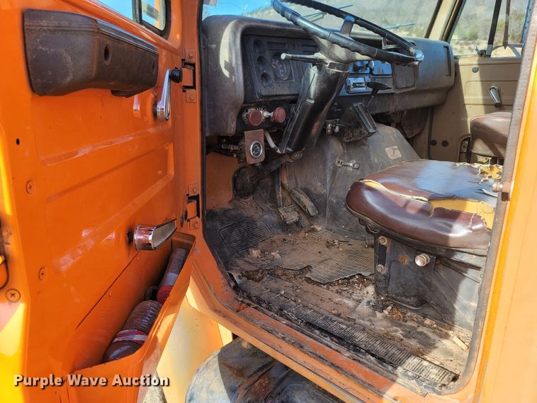 image for item ME9048 1986 International F1954  dump truck